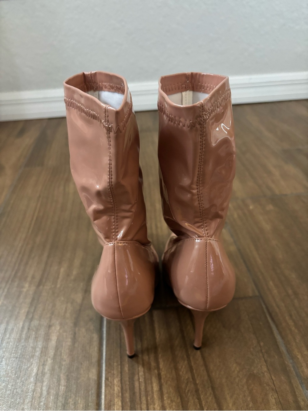 Cape Robbin Patent Pointed Sock Boot in Rose NWOB - Picture 6 of 11